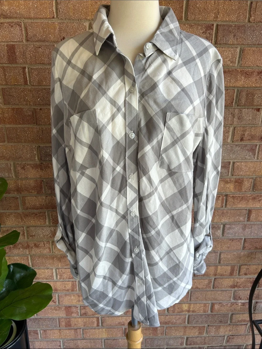 NWT XXL Kim Rogers Gray and White Plaid Button-Down Shirt